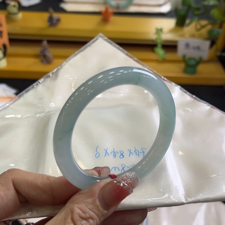 翡翠手镯未镶嵌高货微瑕大漏