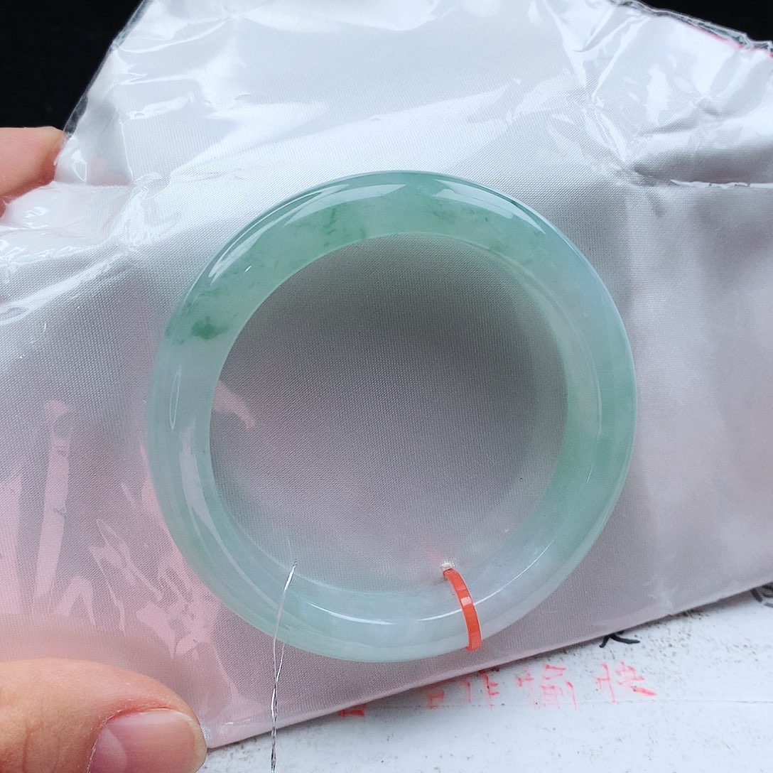 翡翠手镯未镶嵌天然翡翠手镯