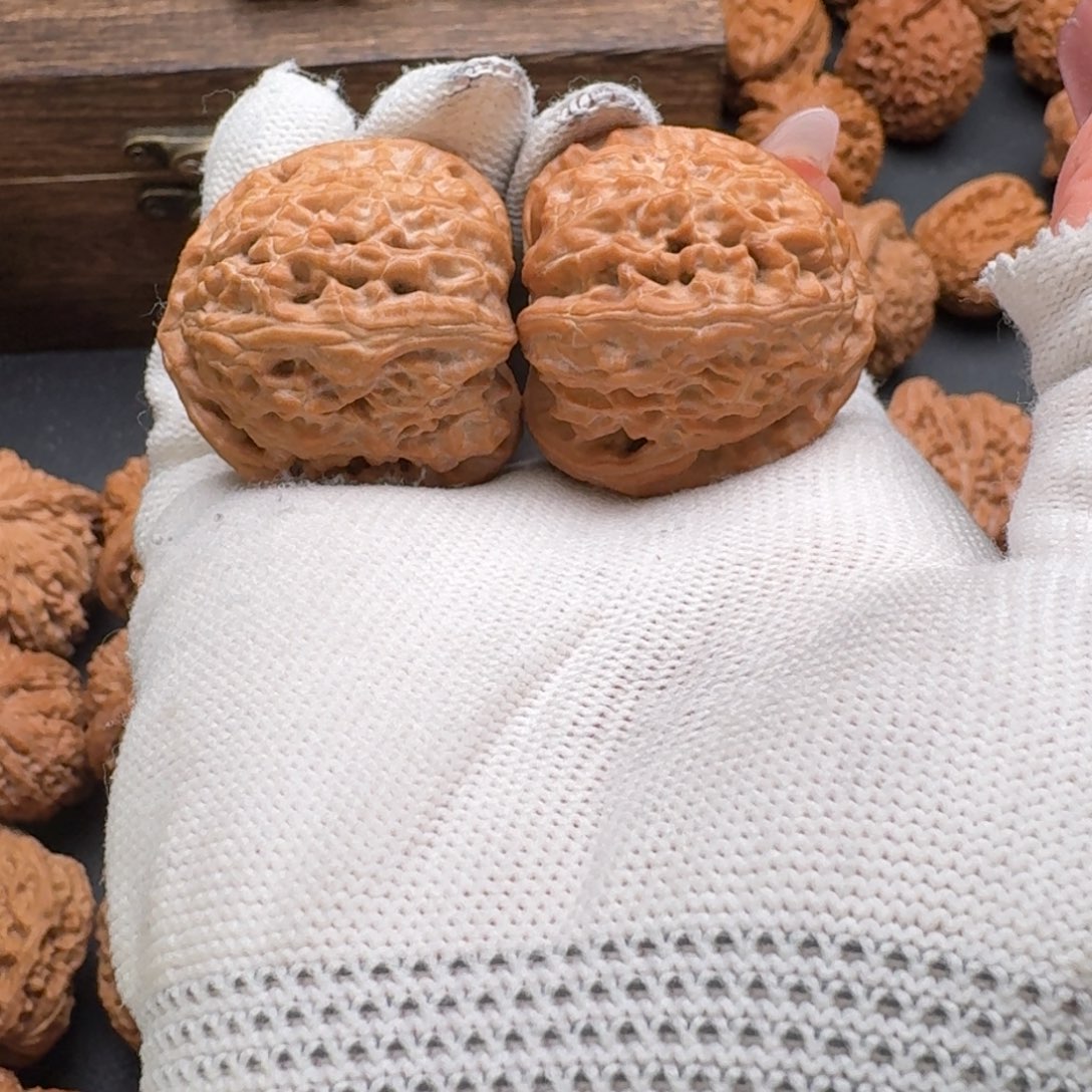 文玩核桃吊坠无****士36三角白1