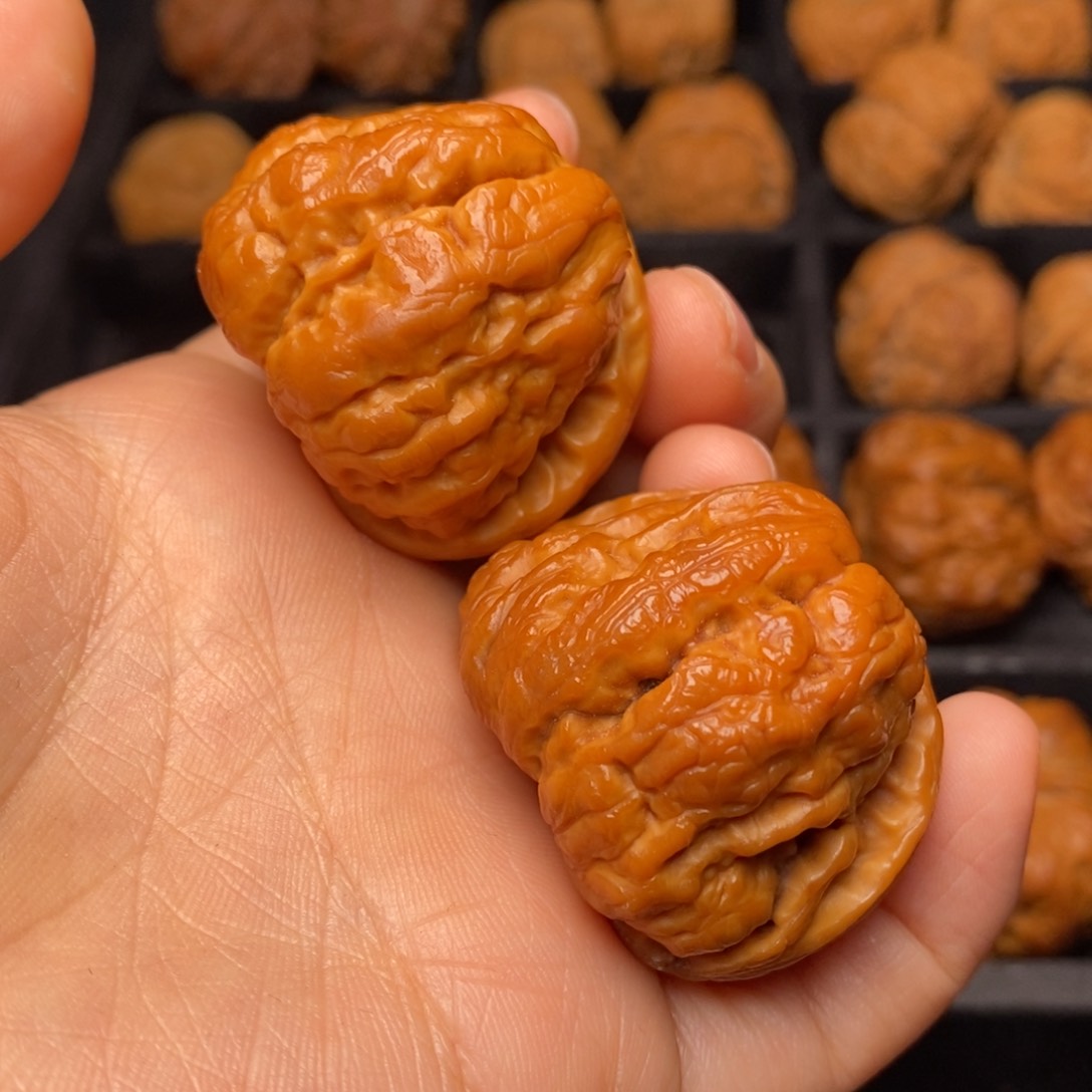 文玩核桃把件秦岭野生核桃