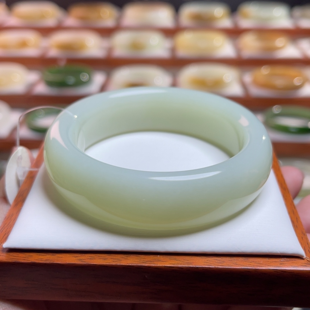 【闪购商品】和田玉手镯未镶嵌