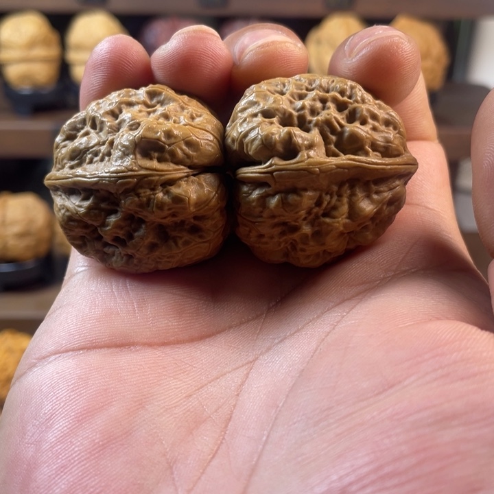 卡****文玩核桃把件箭毒蛙