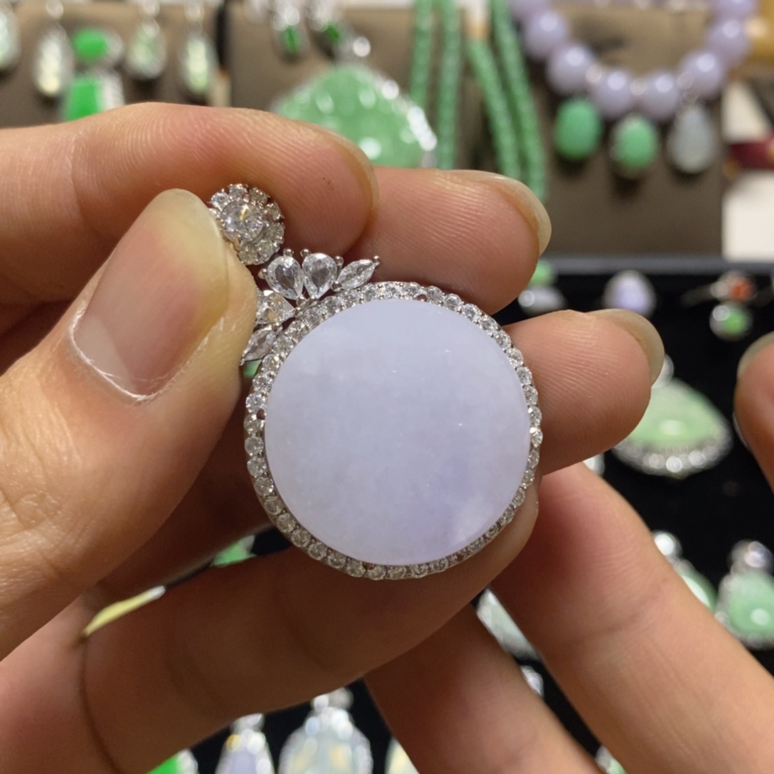 翡翠颈饰银S925镶嵌李**！天然翡翠