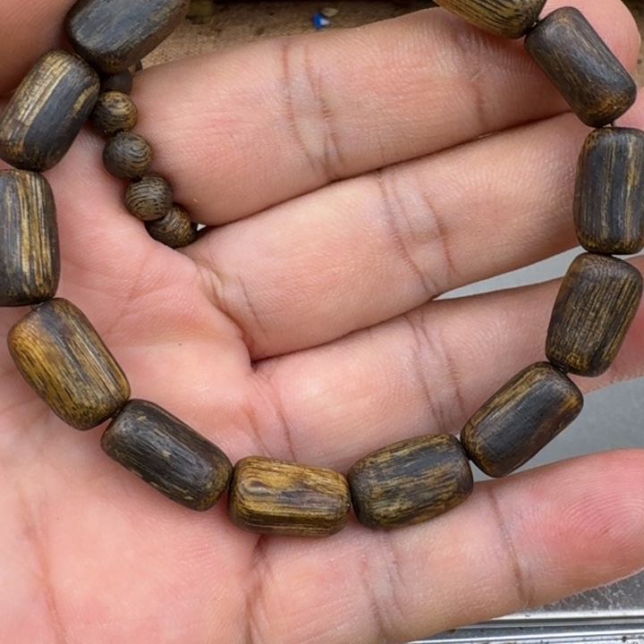 石****沉香手串张勺子手串7克加