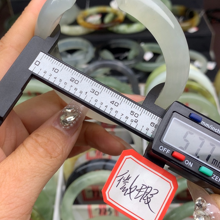 蛇纹石玉未镶嵌手镯787