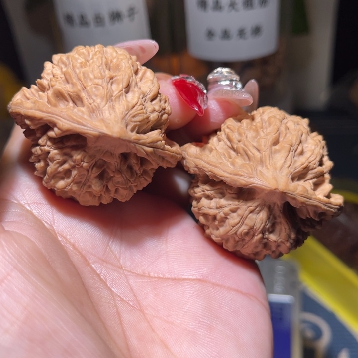 桃核把件           46官帽53.8克