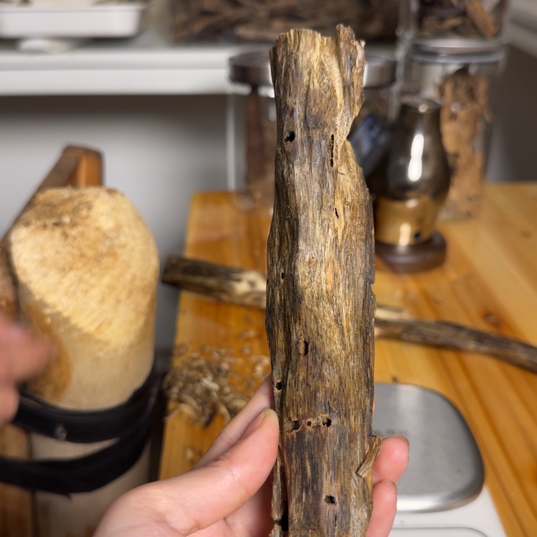 沉香白奇虫漏香50克