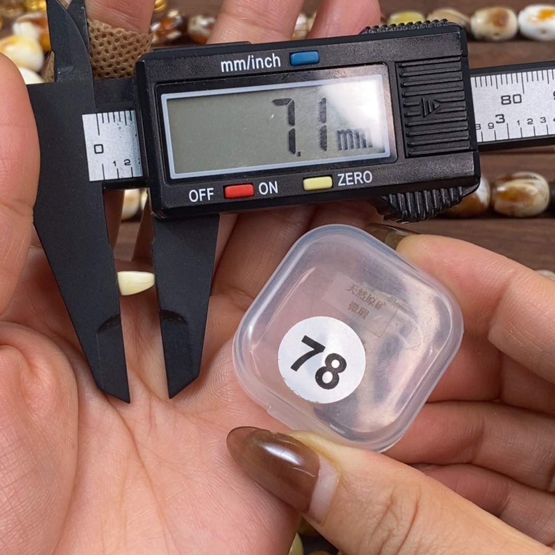 琥珀未镶嵌裸石琥珀蜜蜡