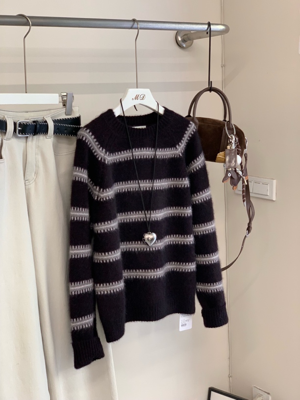 韩高级感浣熊条纹套头宽松型针织衫毛衣显瘦秋冬女装