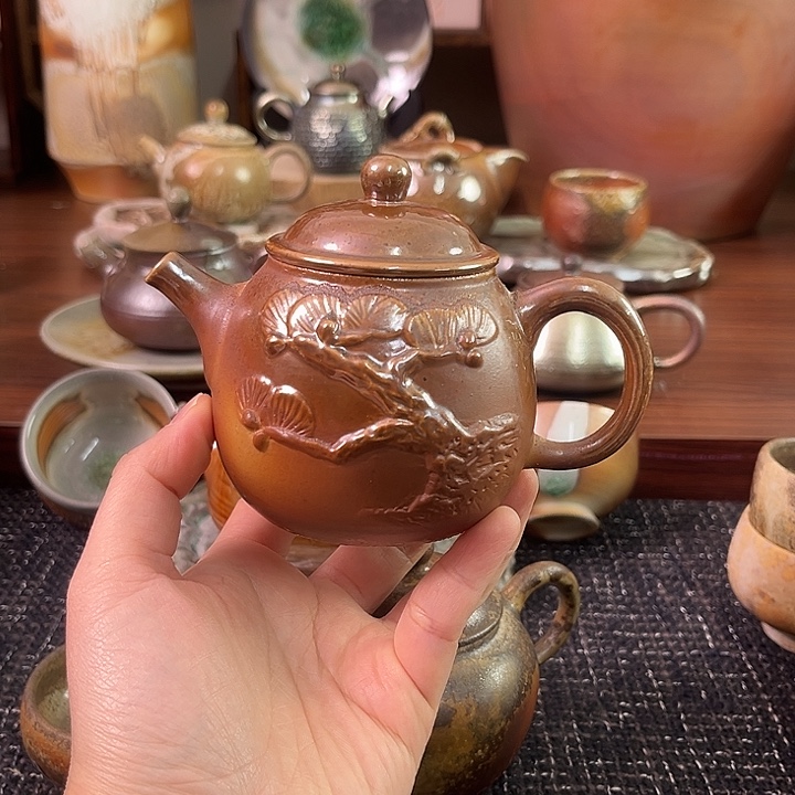 柴烧中白泥迎客松龙蛋壶