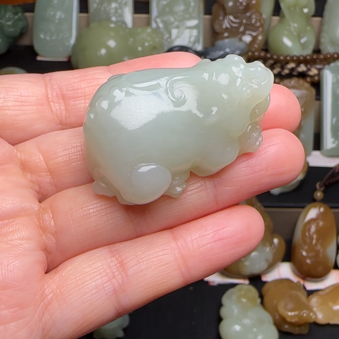 心****和田玉未镶嵌颈饰