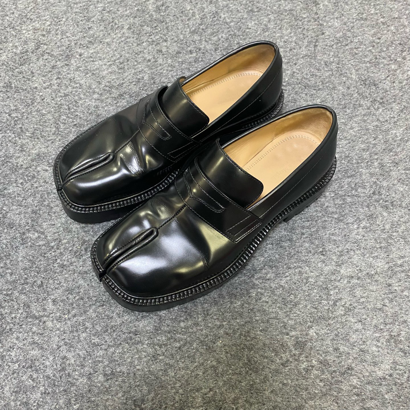 95新 Maison Margiela/梅森马吉拉 牛皮 分趾休闲单鞋37码/20069