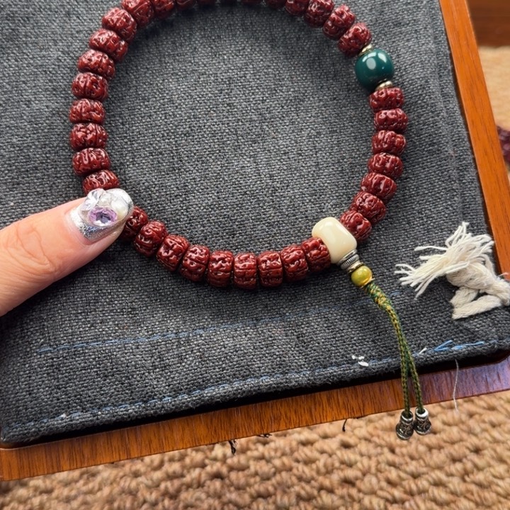 金刚菩提吊坠盘龙