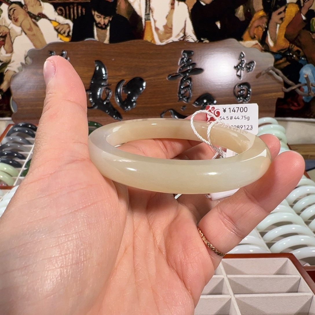 和田玉（糖玉）未镶嵌手镯