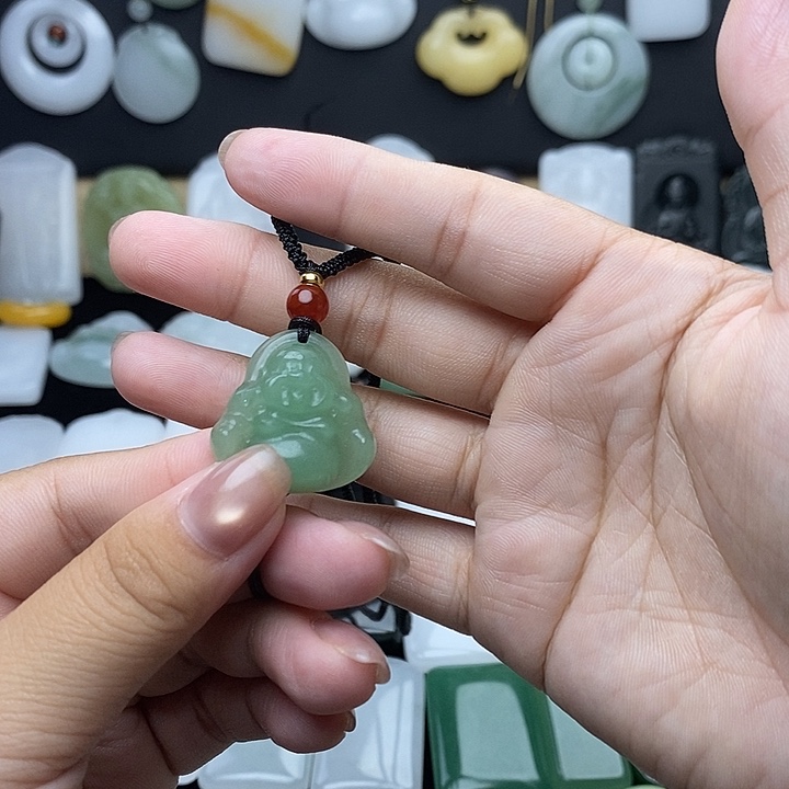 浅***锋颈饰未镶嵌石英质玉