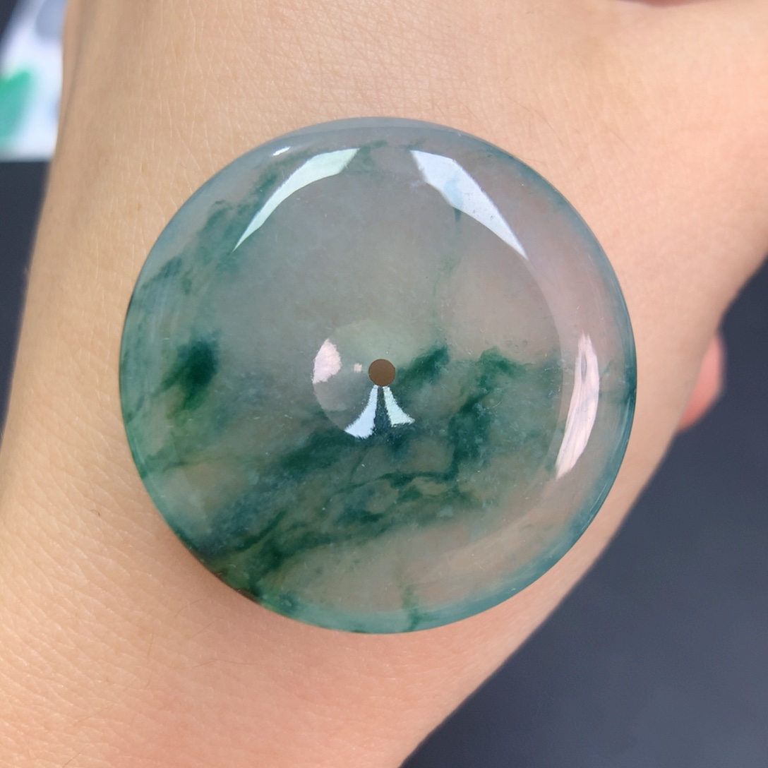 翡翠未镶嵌颈饰平安扣