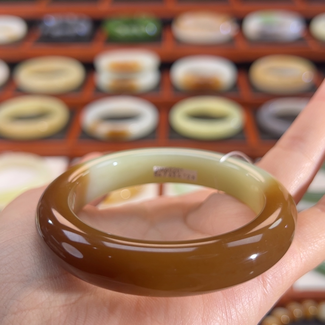 和田玉（糖玉）未镶嵌手镯枣红糖