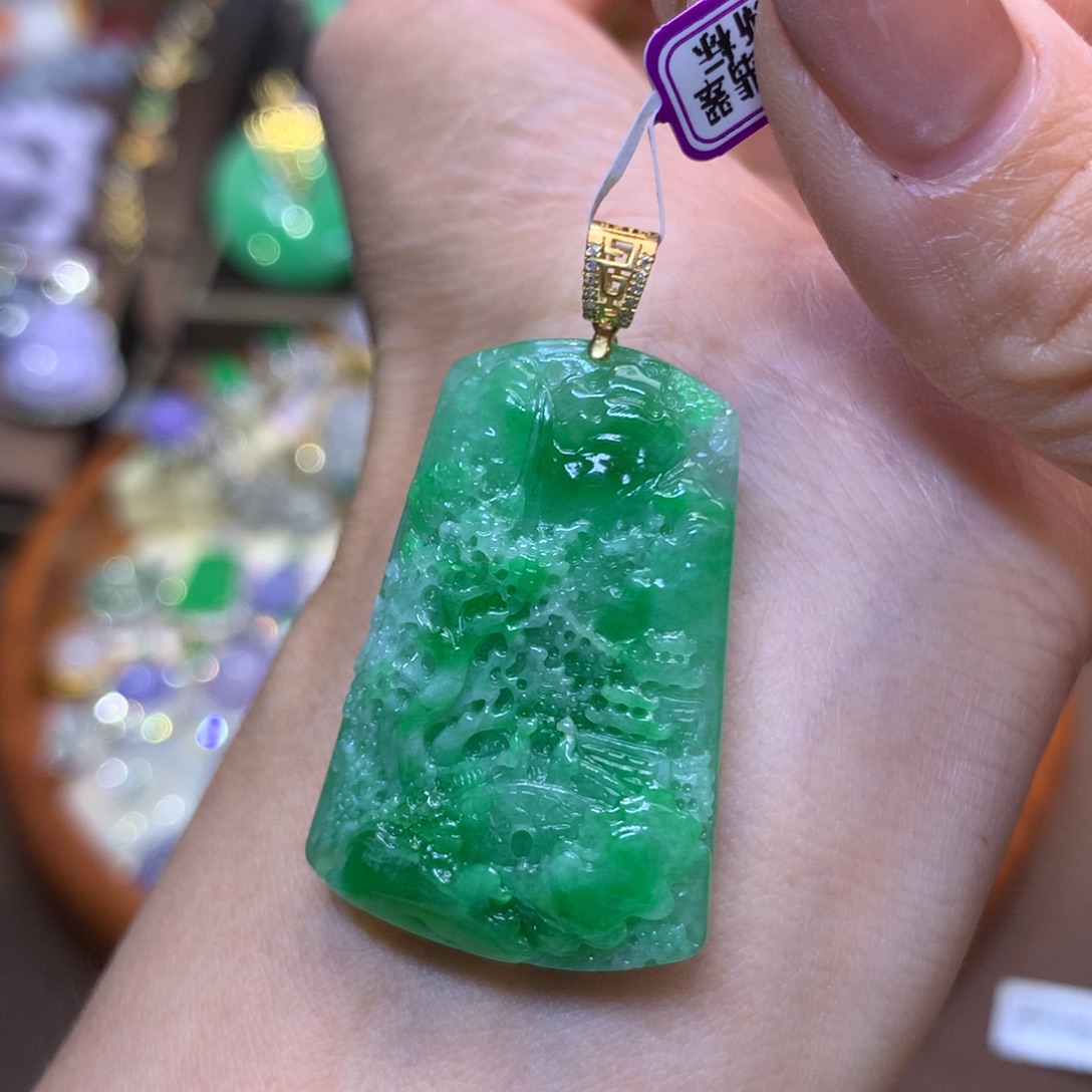 翡翠18K金镶嵌颈饰