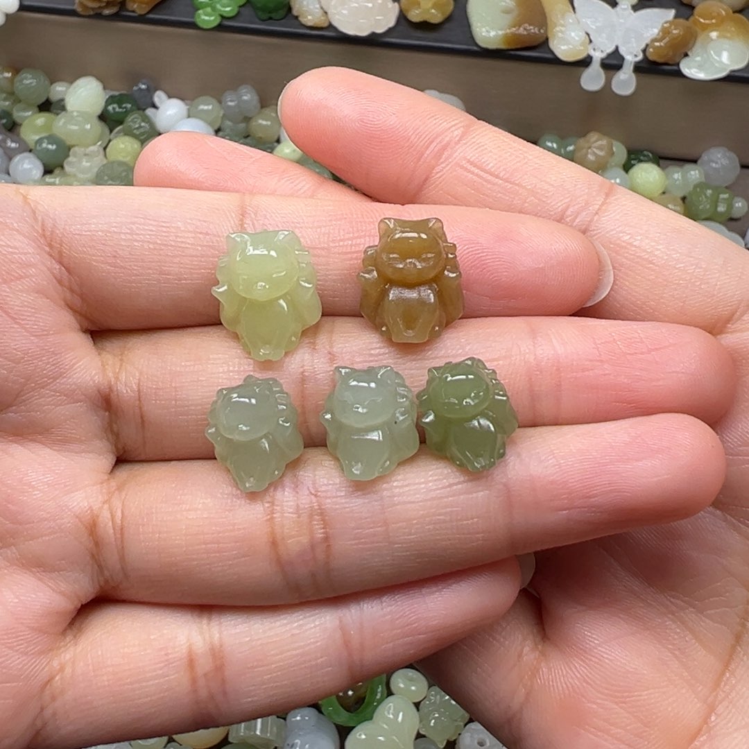 和田玉未镶嵌颈饰98一个多样性发其一