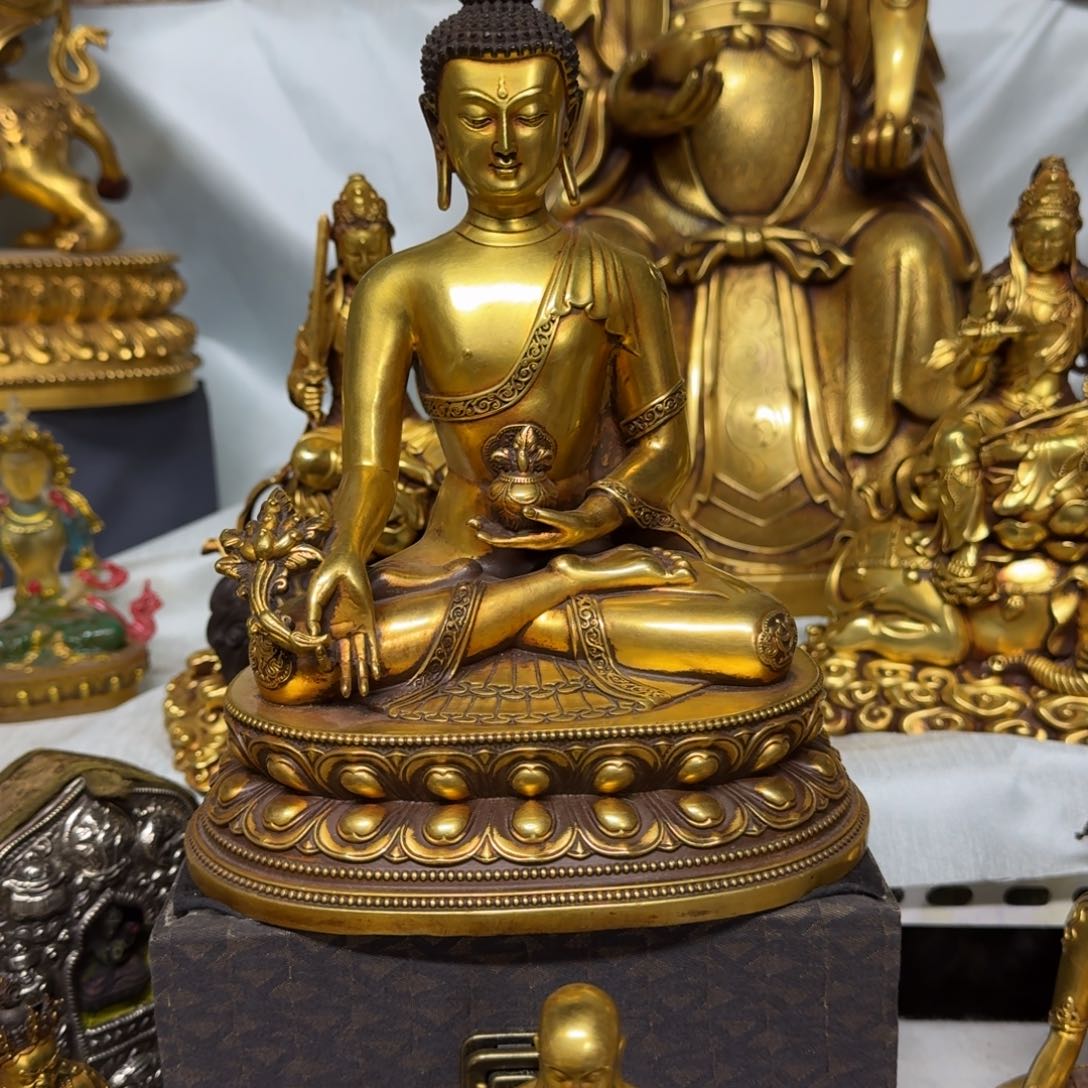 隆*京门圜铜鎏金的药师佛