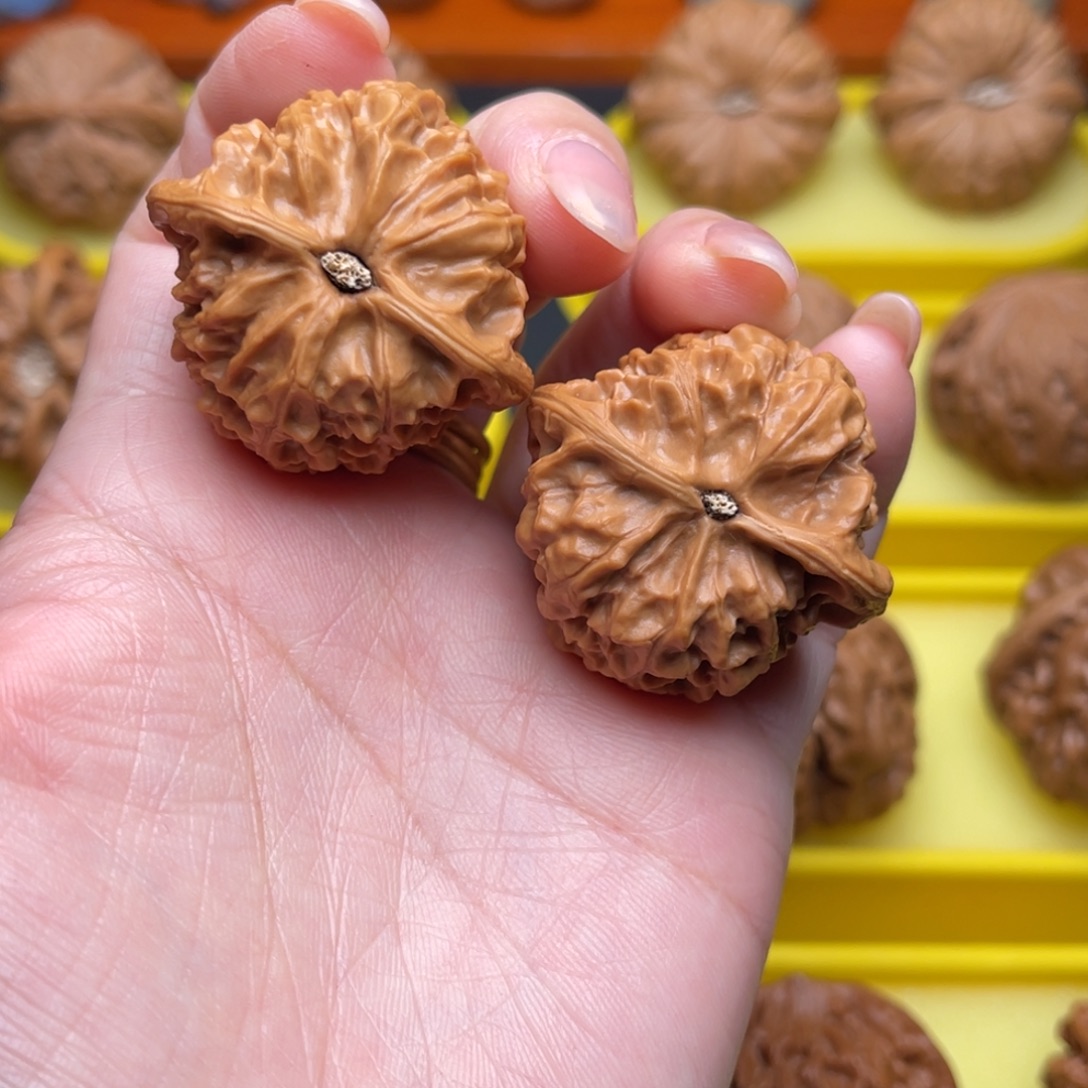 文玩核桃把件37金牛