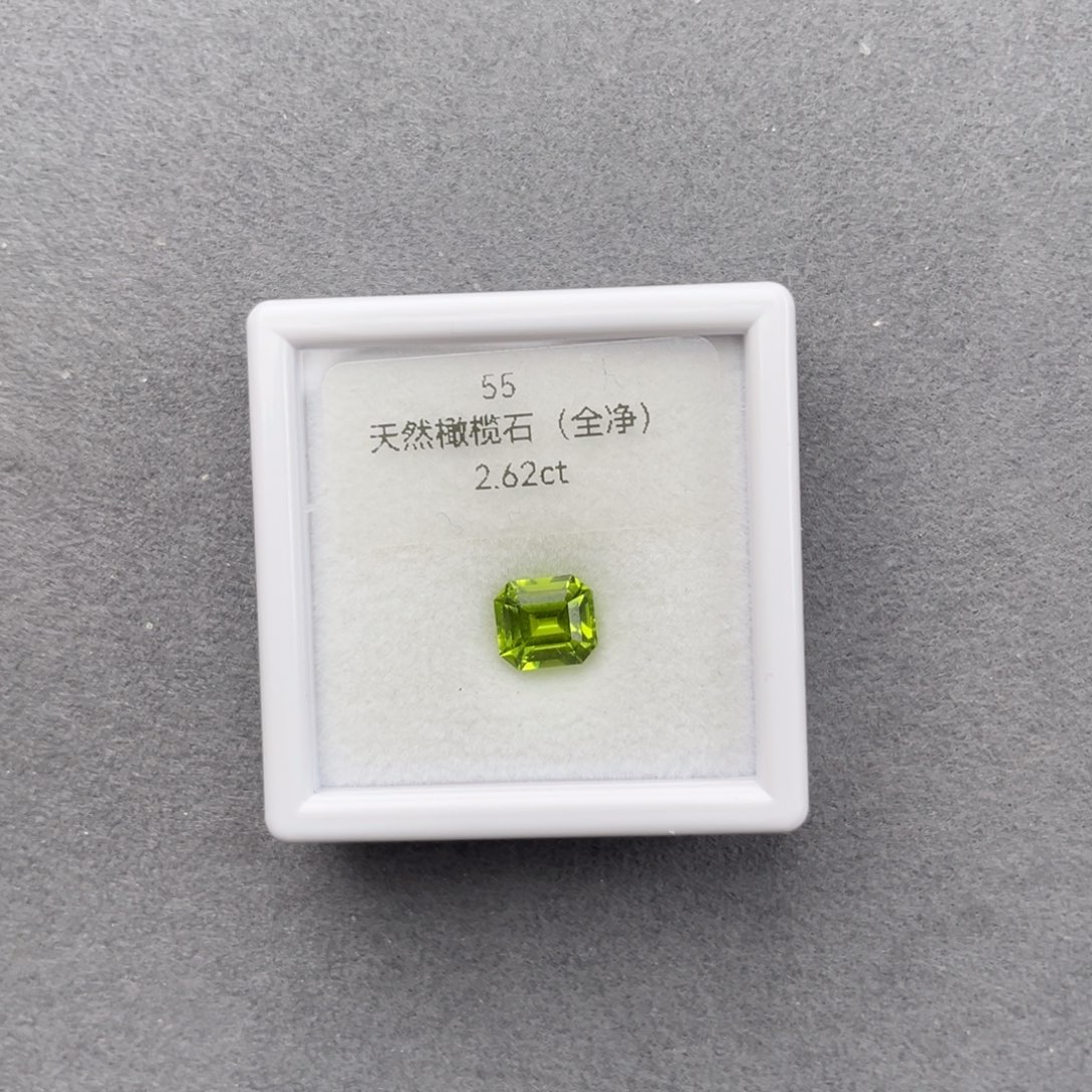 橄榄石笔搁未镶嵌天然全净无瑕