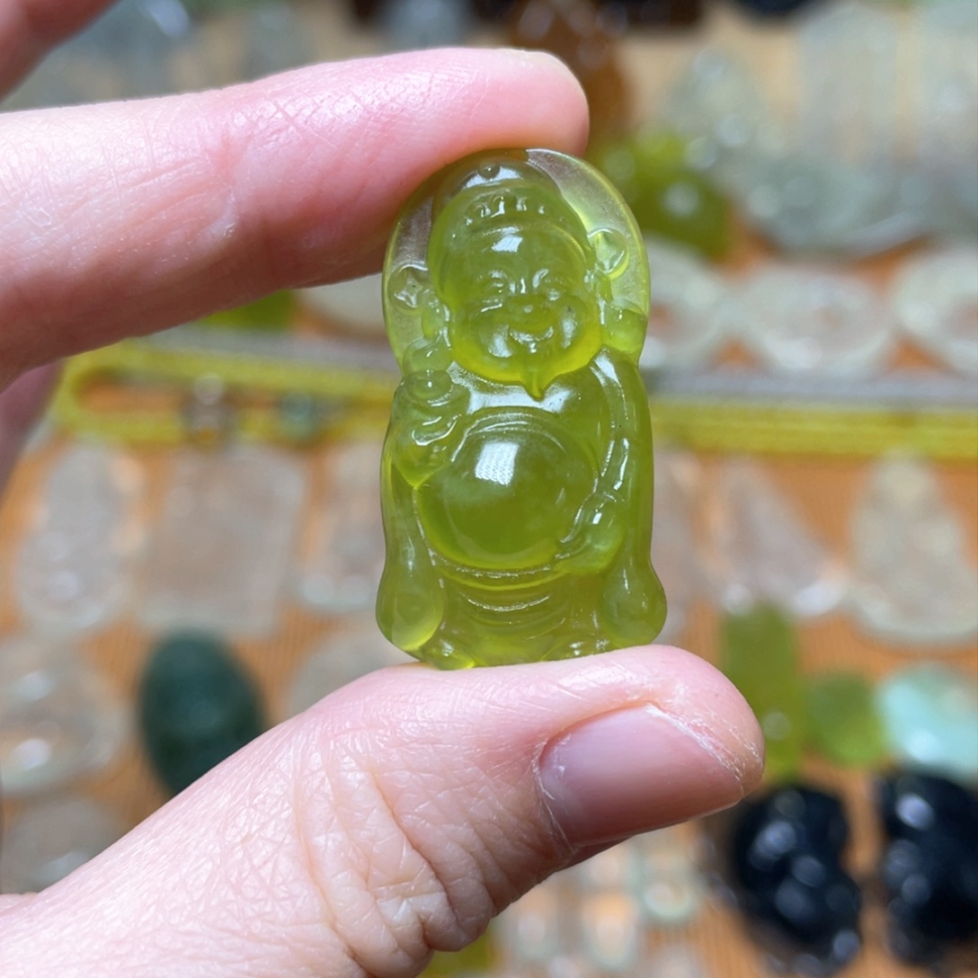 蛇纹石玉吊坠未镶嵌