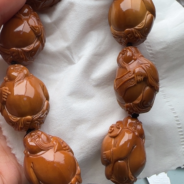 橄榄核手串雕刻工艺