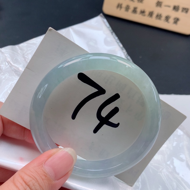 翡翠手镯未镶嵌正