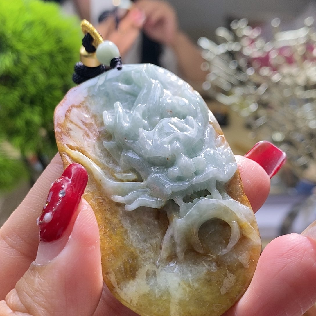 【闪购商品】翡翠颈饰未镶嵌龙牌