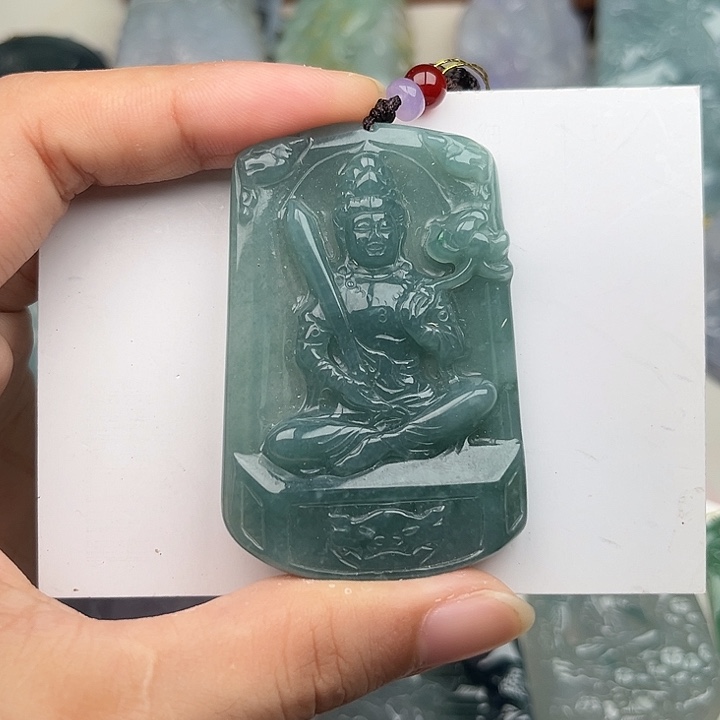 翡翠未镶嵌颈饰挂件