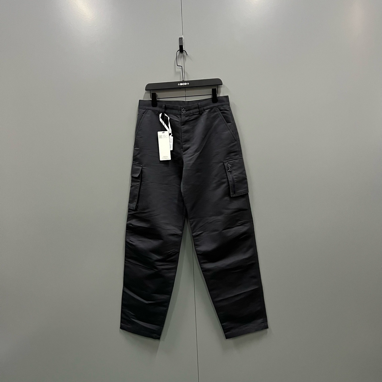95新 LouisVuitton/路易威登 ab1225 008290 纯色口袋工装裤 40码