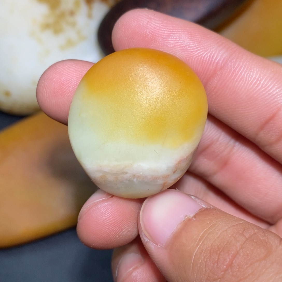 和田玉未镶嵌珠宝奇石