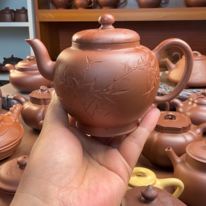 紫砂茶壶半手工刻绘容量220