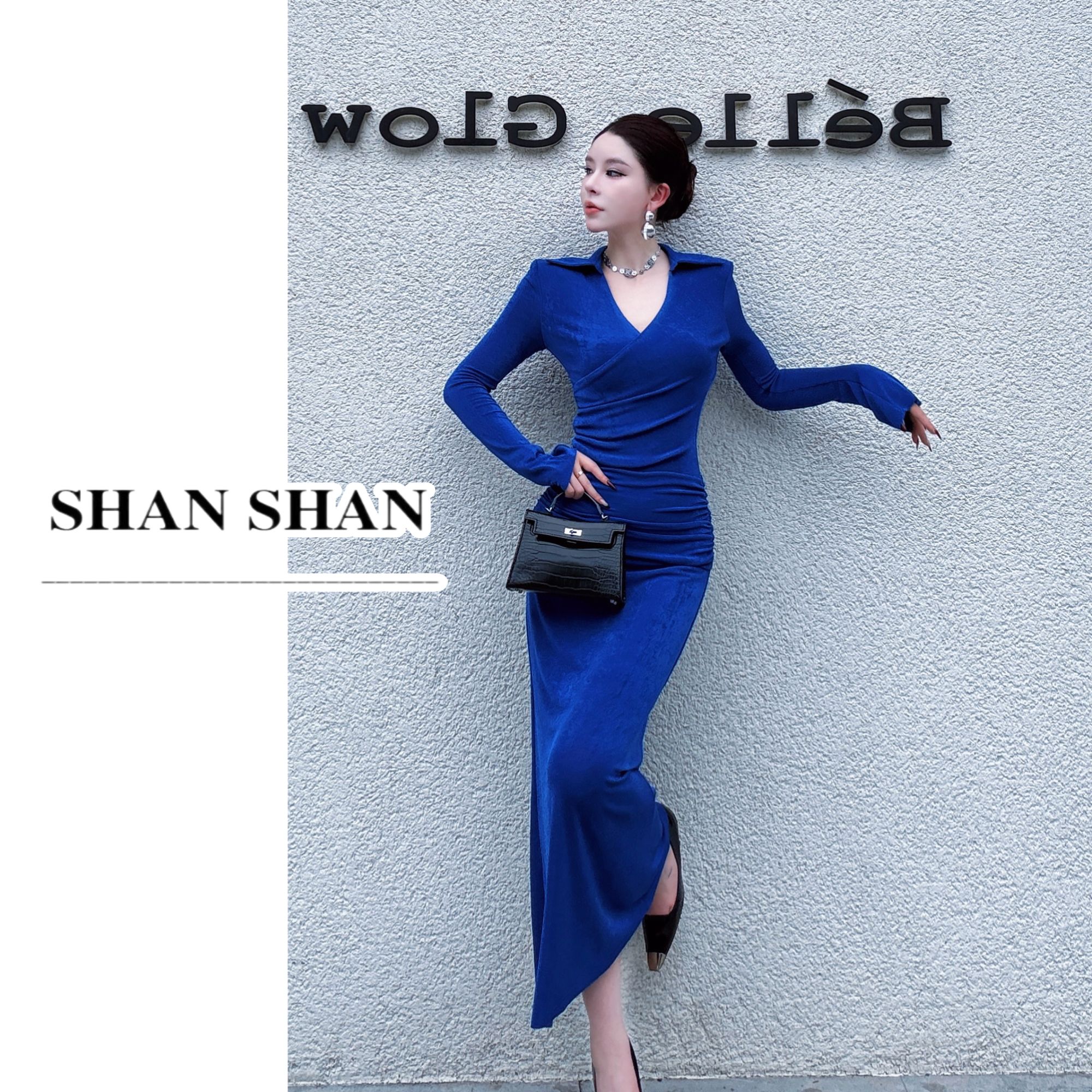 SS姗姗 时尚设计师气质V领弹力褶皱收腰长袖连衣裙 50970141-617