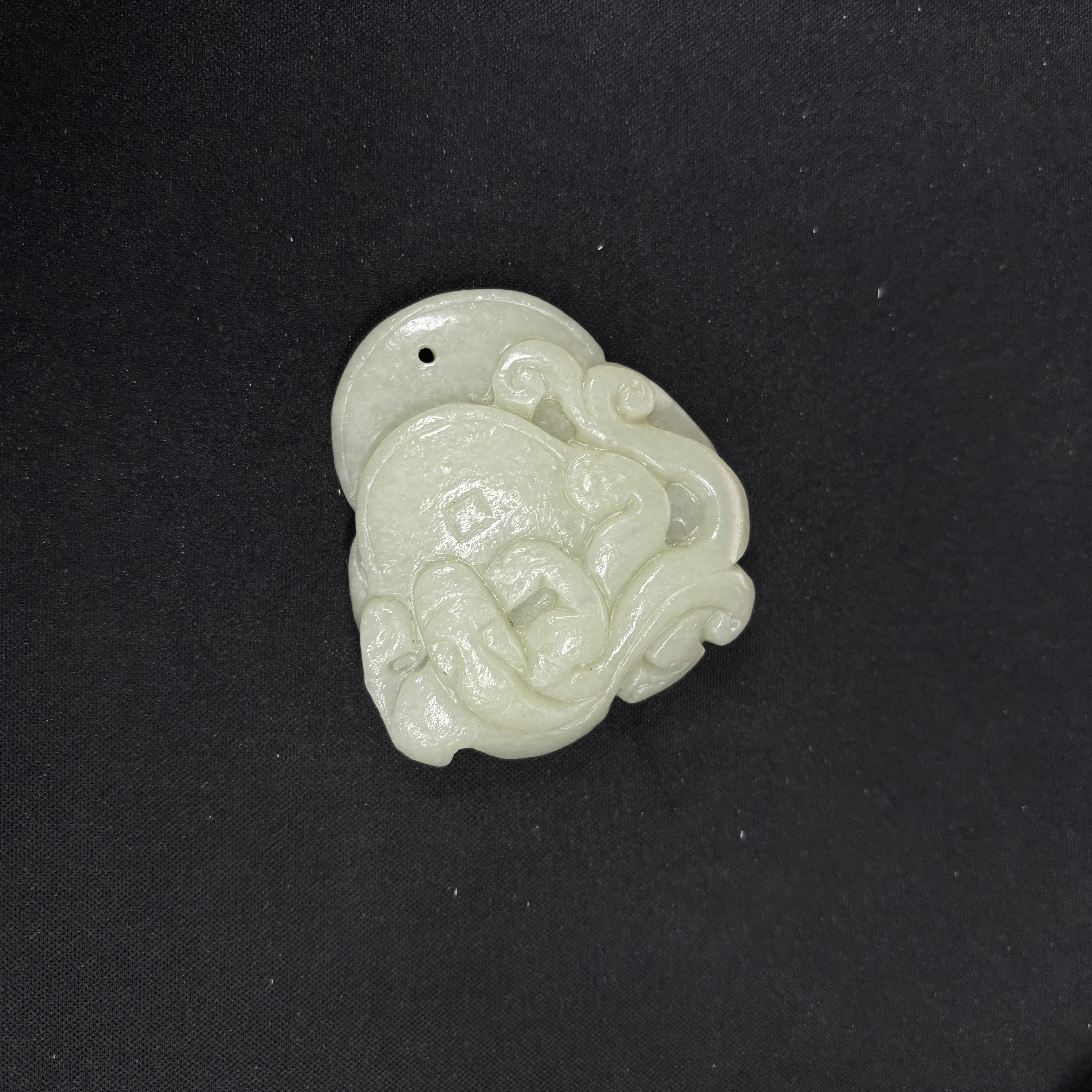 清代风格和田玉龙纹玉佩-NX