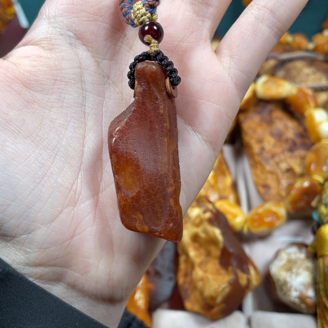 琥珀珠宝奇石未镶嵌