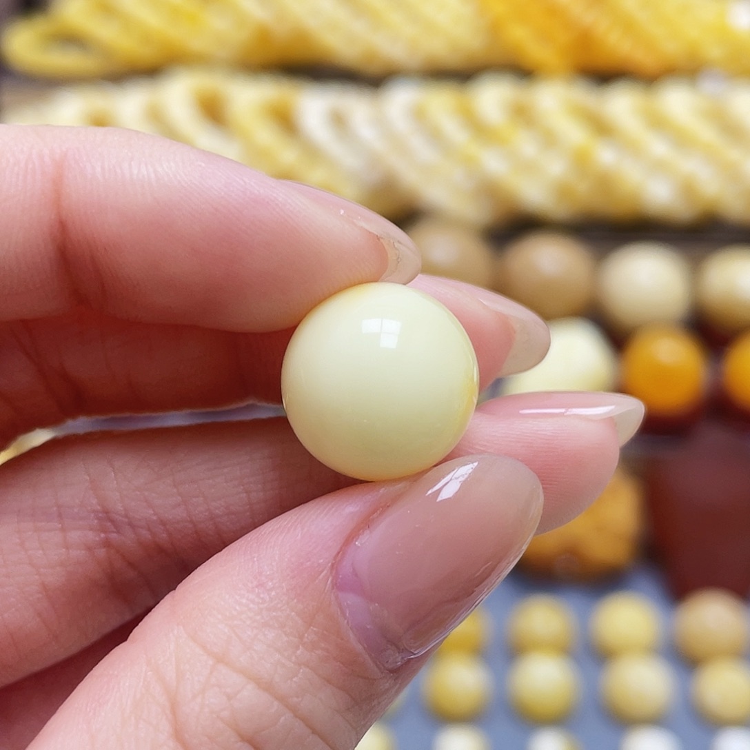 琥珀裸石未镶嵌蜜蜡圆珠14.7mm