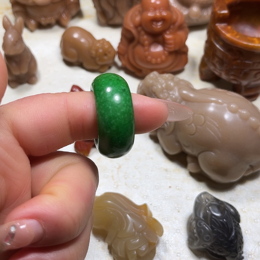 白玉菩提吊坠白玉菩提吊坠