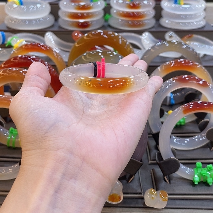 手镯玛瑙/玉髓未镶嵌