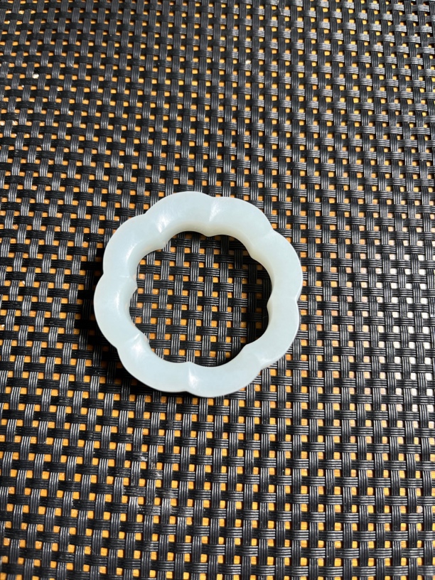 和田玉，海棠玉环