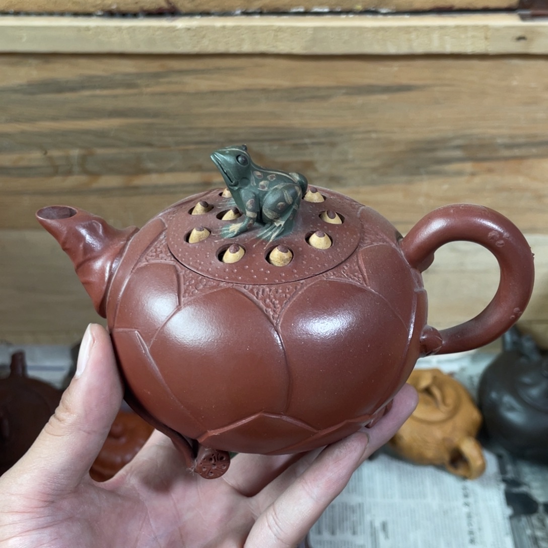 茶壶紫砂老厂紫砂壶一件。