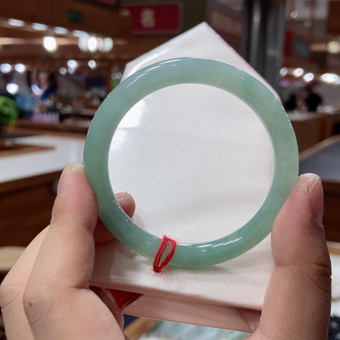 【闪购商品】翡翠手镯未镶嵌刘*白买断