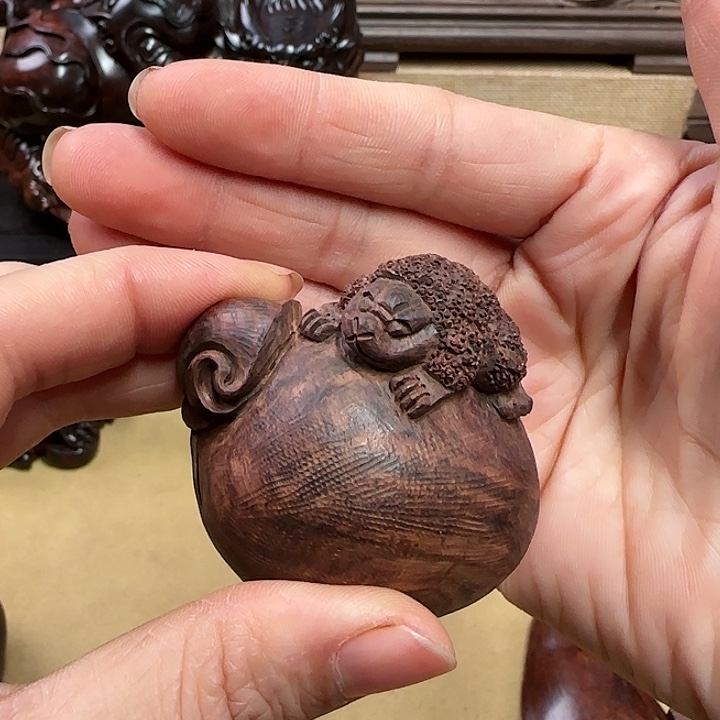 黄花梨/降香黄檀钱袋金蟾