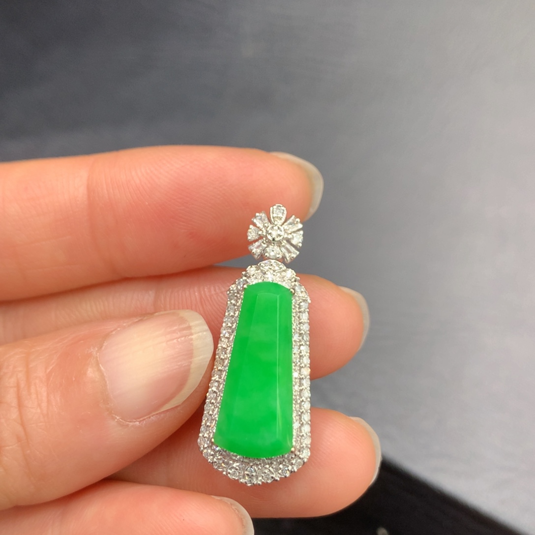 翡翠18K金镶嵌吊坠(不含链)