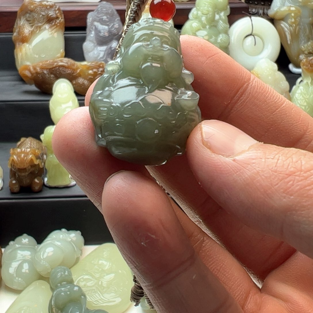 和田玉颈饰未镶嵌悠**心