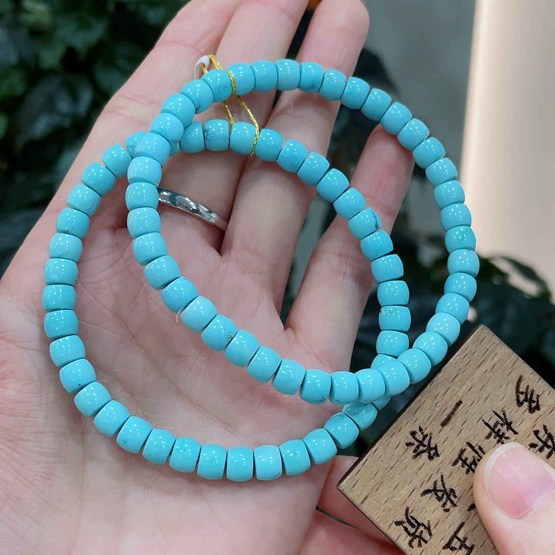 绿松石颈饰未镶嵌