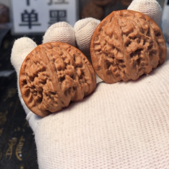 把件文玩核桃三角白40mm