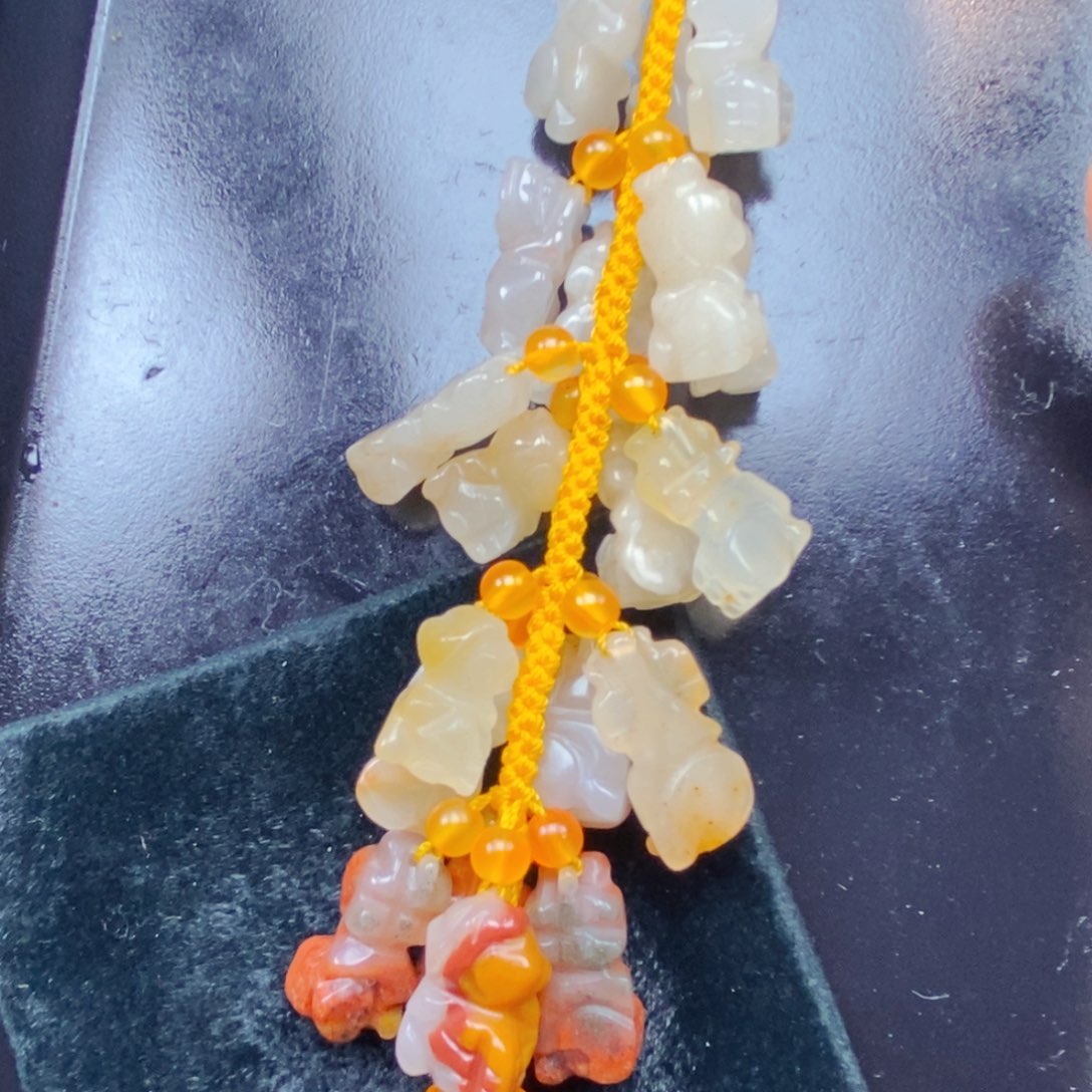 石英质玉（黄龙玉）未镶嵌颈饰