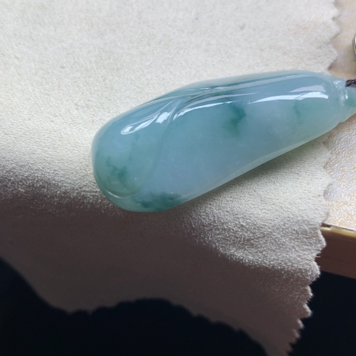 翡翠颈饰未镶嵌吊坠